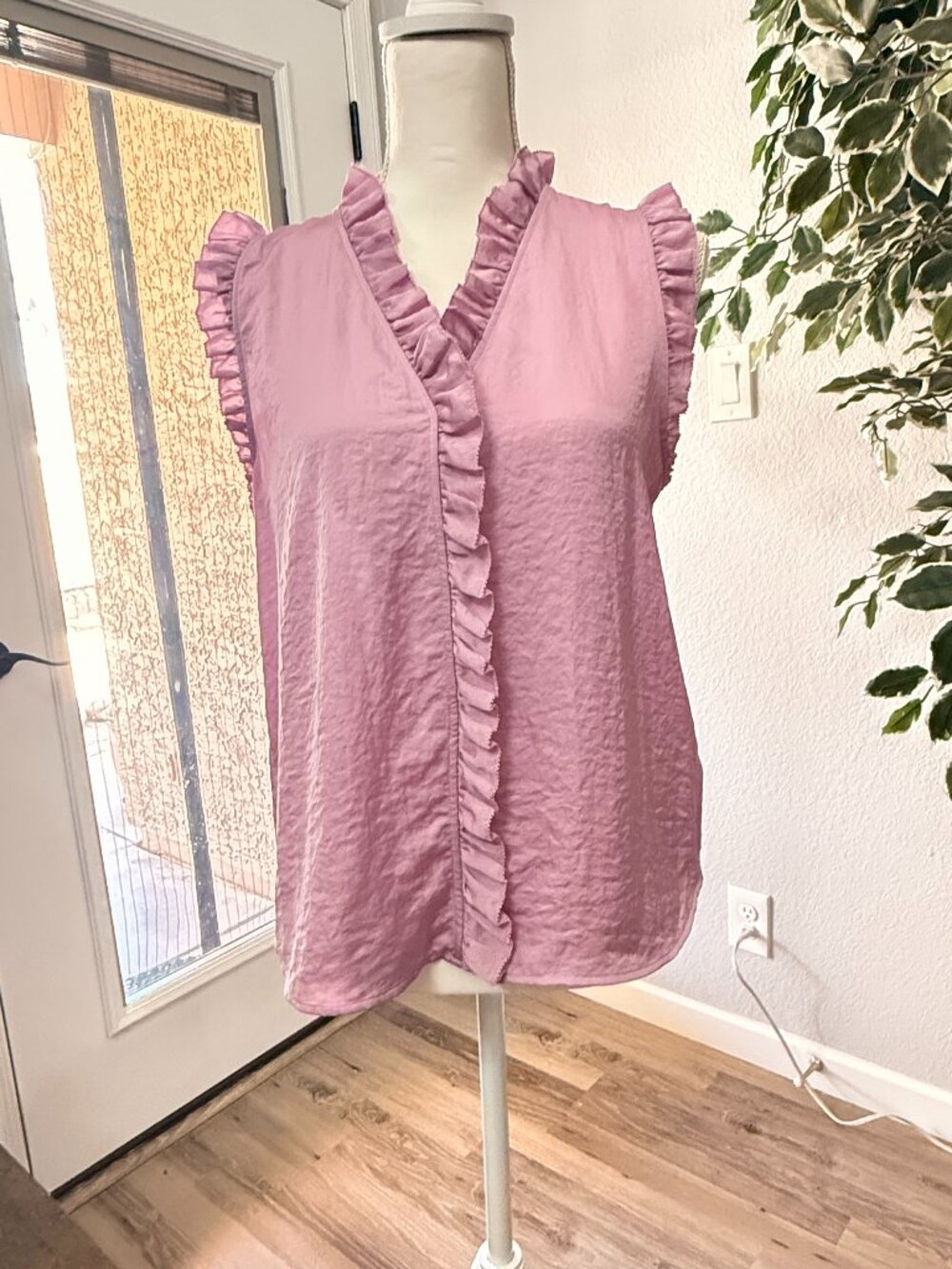 Ann Taylor Sleeveless Blouse Size MP